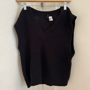H&M Sweater Vest Size Medium Black